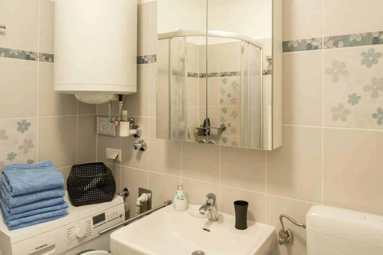 Apartment Am Donaukanal 비엔나 0*,  오스트리아